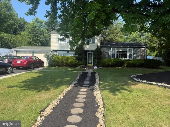 3860 Pine Rd, Huntingdon Valley, PA 19006