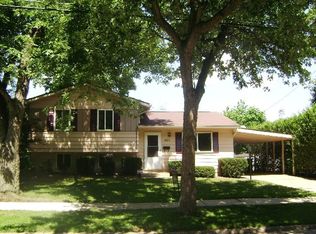 1371 Barcelona Dr, Akron, OH 44313