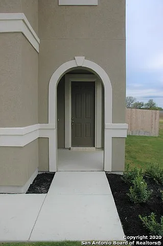 1905 Brook Bnd — Photo 2