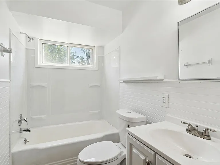 19400 Harlow St — Photo 18