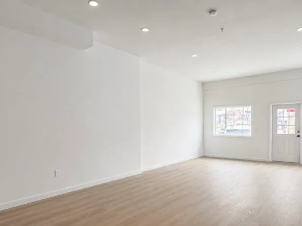 43 N Front St #1, Harrisburg, PA 17113