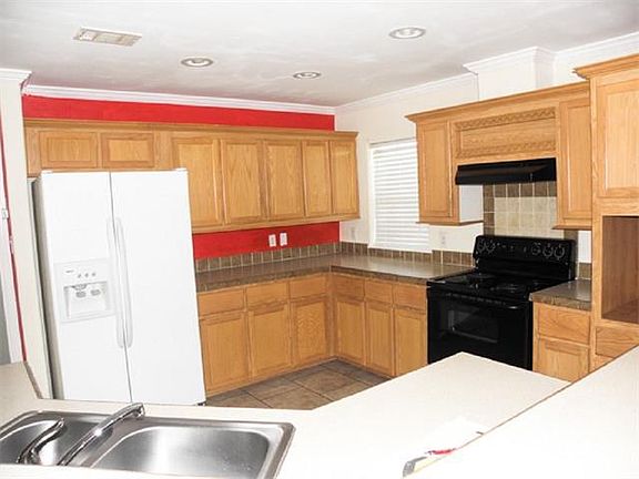 4th image of 4600 Wilson Ave