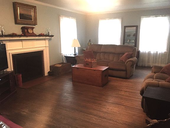 3rd image of 24 Orchard Ter