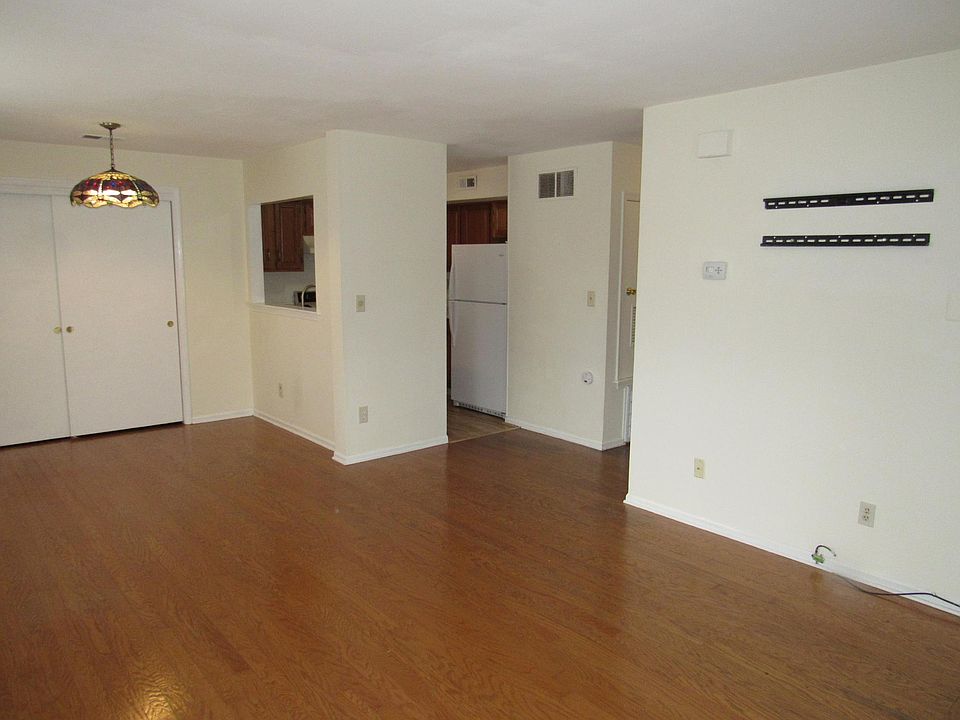 living room/kitchen