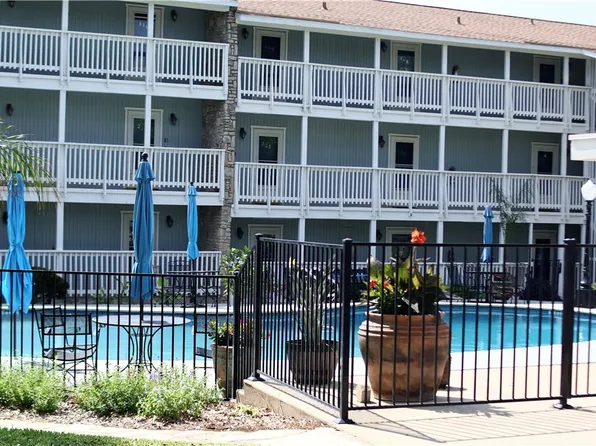 303 Cliffhouse Dr, Morgans Point Resort, TX 76513