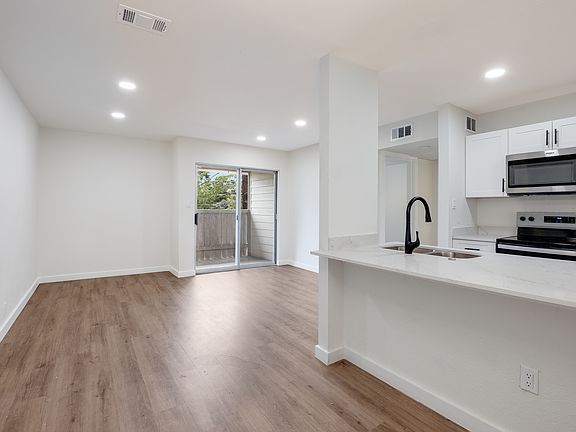 3rd image of 340 Montclair St APT 202