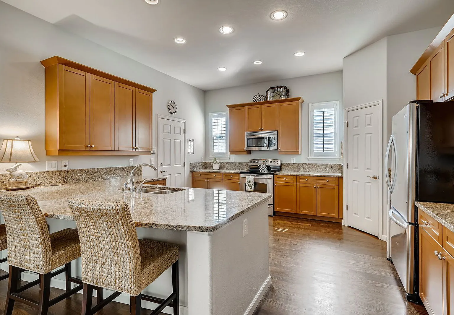 3 bed, 3.0 bath, 2902 sqft, $3,695 — Photo 4