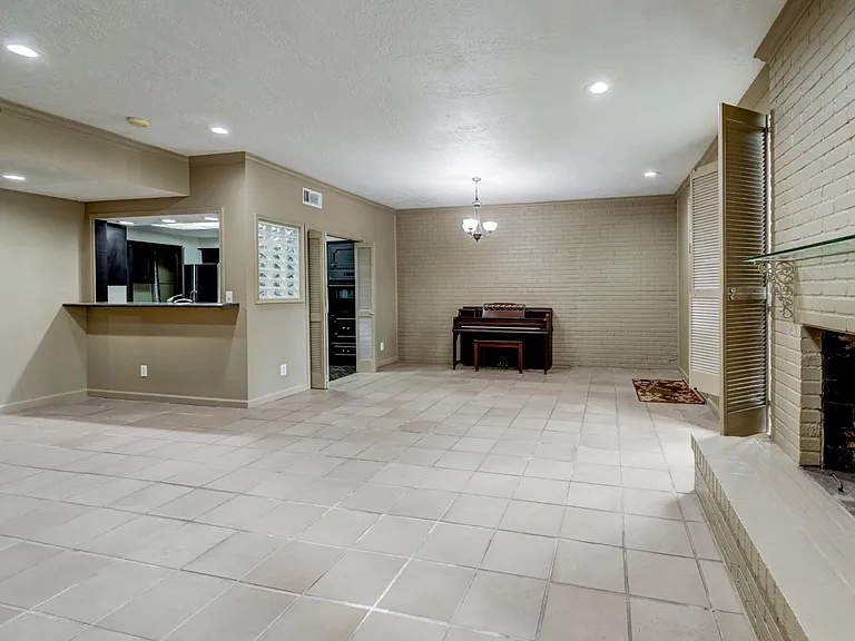 1422 Walnut Bend Ln #1/14 — Photo 3