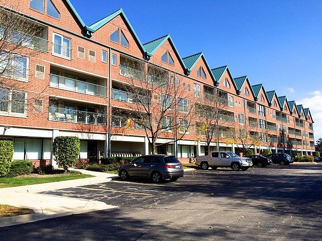 1st image of 1111 Burlington Ave Unit 422