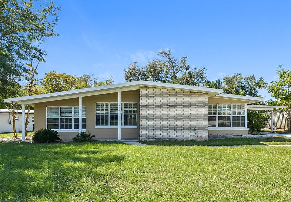 1st image of 220 Valencia Ct