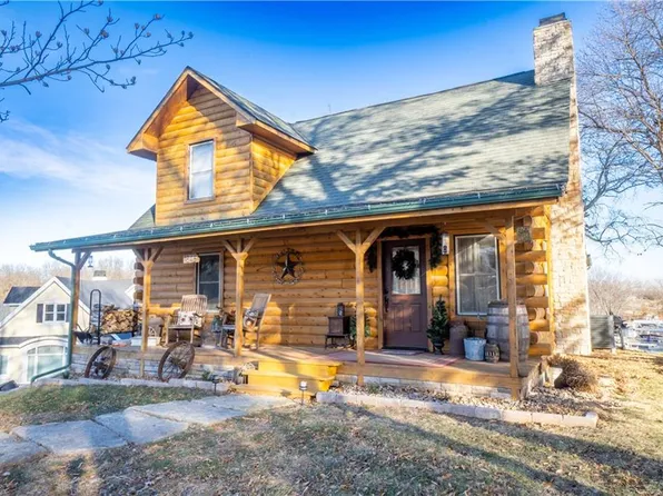 1846 Lake Viking Ter, Gallatin, MO 64640