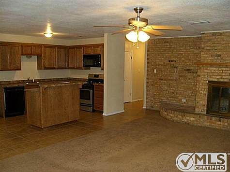 5th image of 705 Kentwood Cir