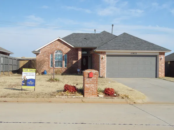 11933 NW 7th St, Yukon, OK 73099