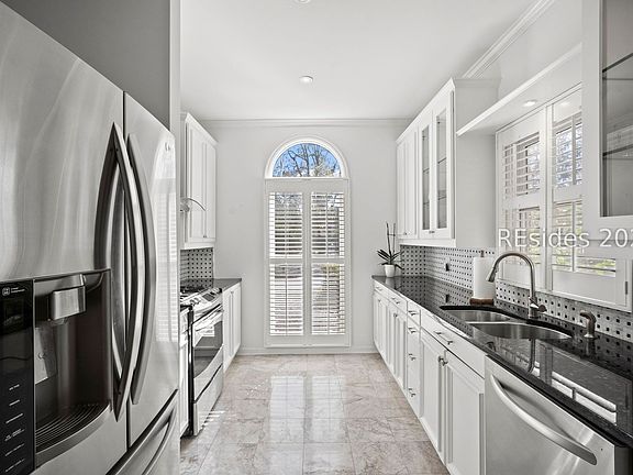3rd image of 10 Canebrake Ln