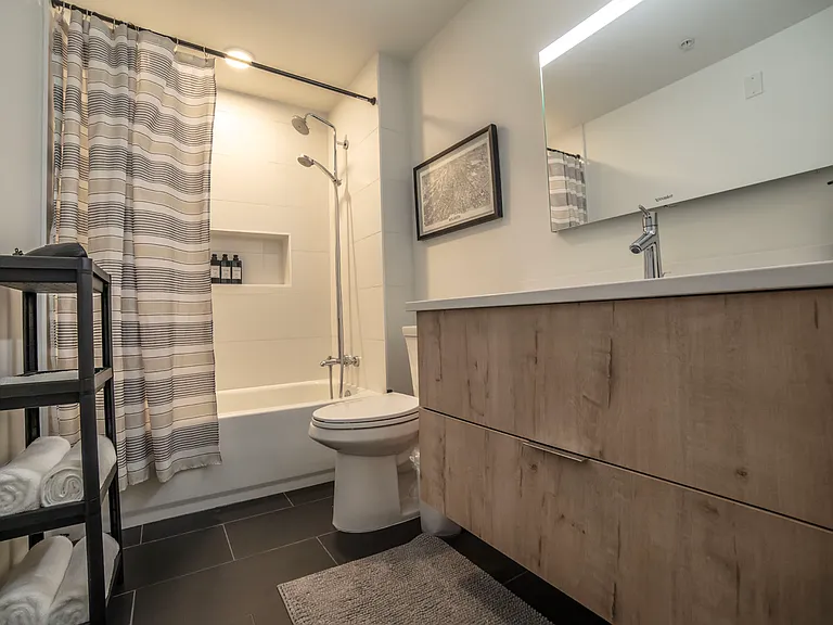 346 Peters St SW #102 — Photo 8