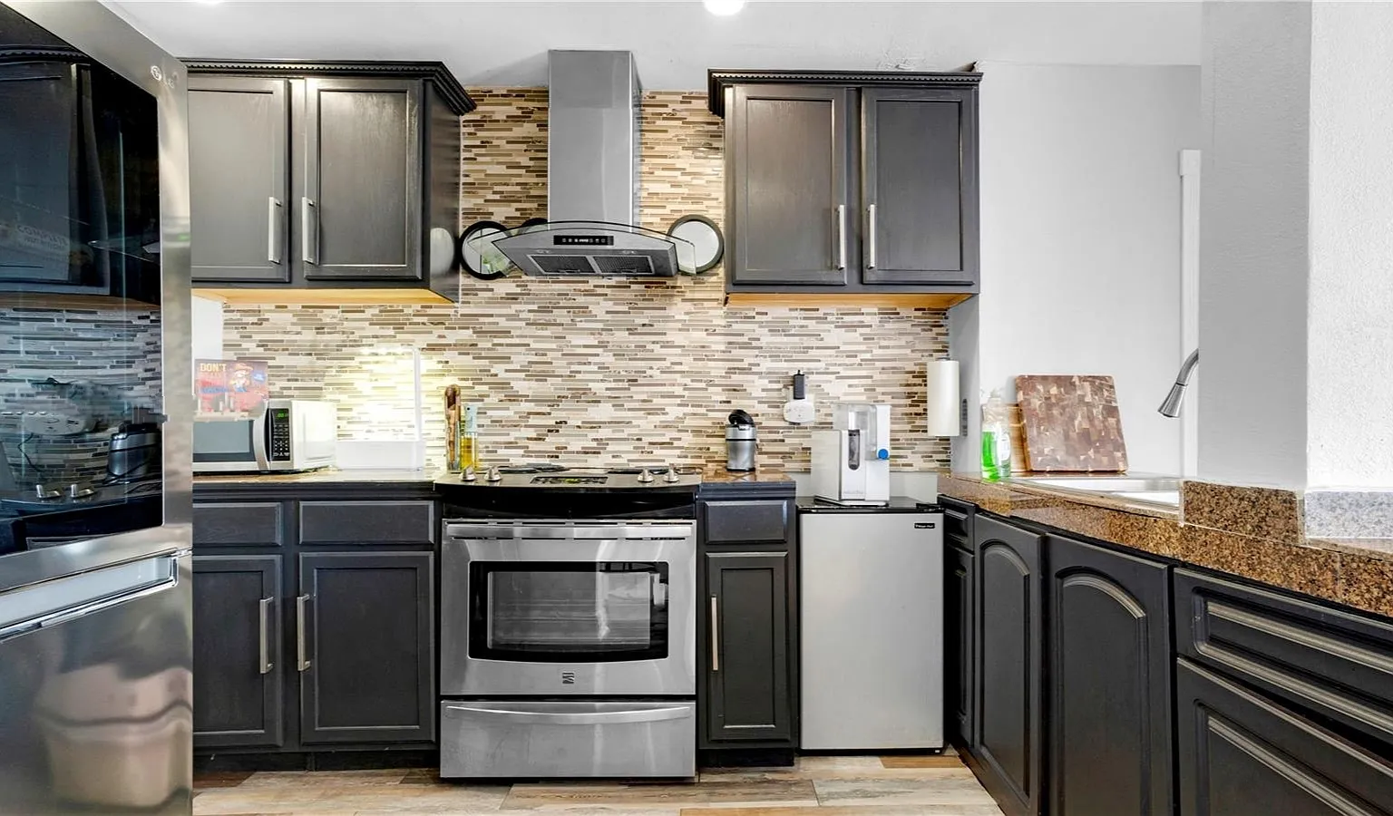 7925 Carlyle Ave — Photo 1