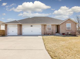 5444 Butternut Dr, Springfield, MO 65802