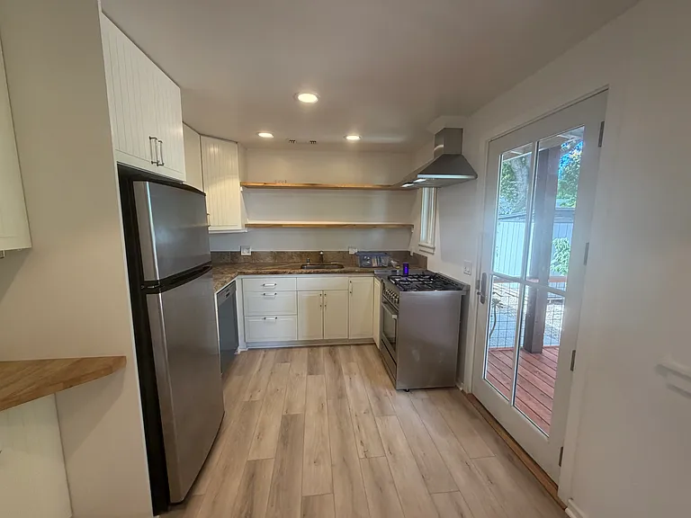 18351 Clayton Ave — Photo 13