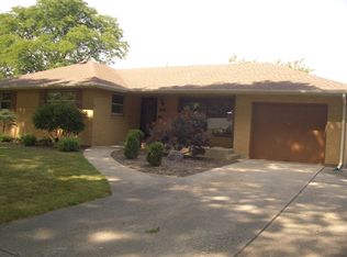 604 Hemlock Ln, Rockford, IL 61107