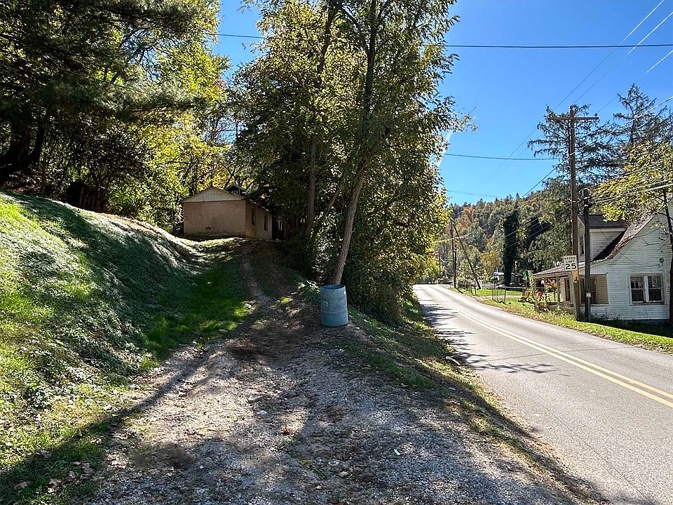 2nd image of 2910 Harvey Rd