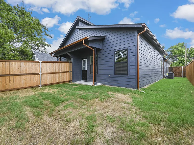3018 Henry St #A — Photo 20