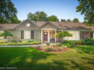 32821 Colony Hill Dr, Franklin, MI