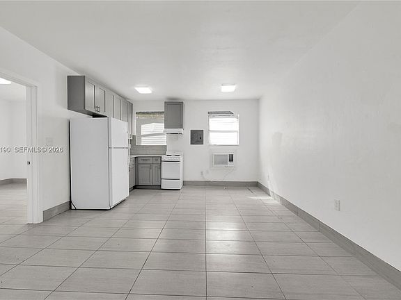 2nd image of 13390 NE 6th Ave #7-3-2