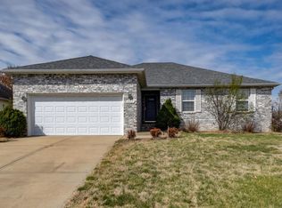 1637 S Fisk Ave, Springfield, MO 65802
