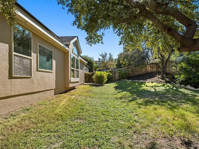 15201 Joseph Dr — Photo 34