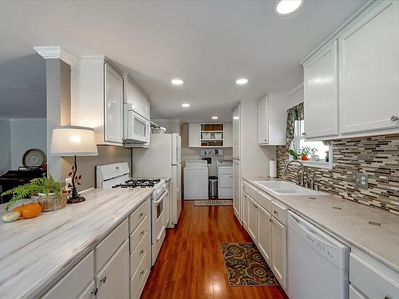 4th image of 575 E San Pedro Ave #75