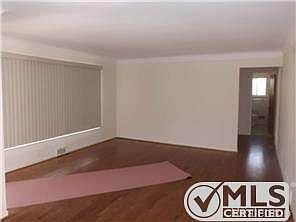 5th image of 27717 Buckingham St