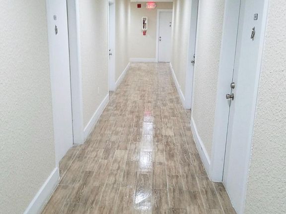 5th image of 2730 Collins Ave APT 310