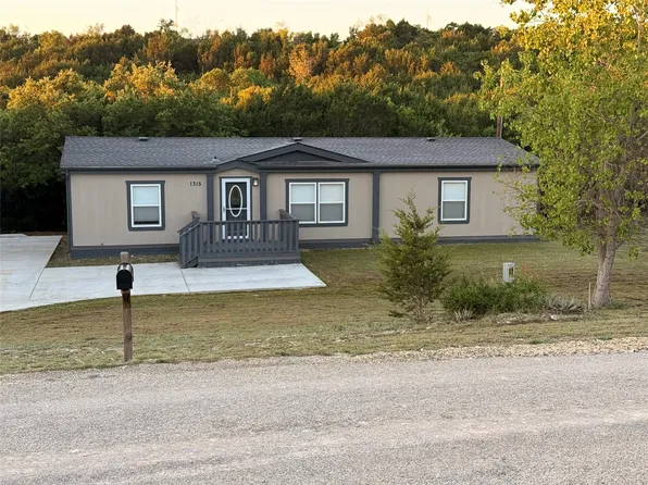 1315 Phoenix Ct, Granbury, TX 76048