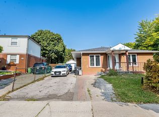 82 Crow Trl, Toronto, ON M1B 1X9