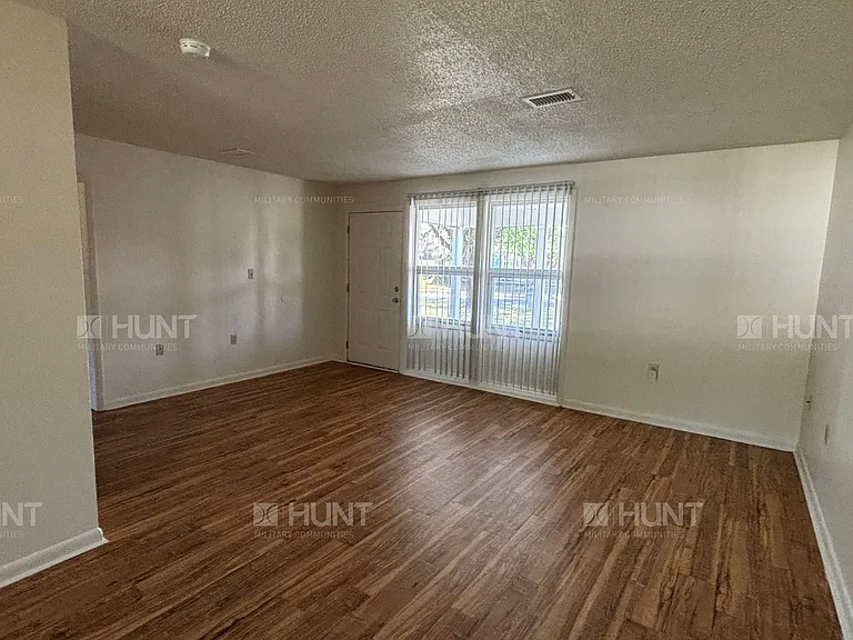 549 Dahlia Dr — Photo 3