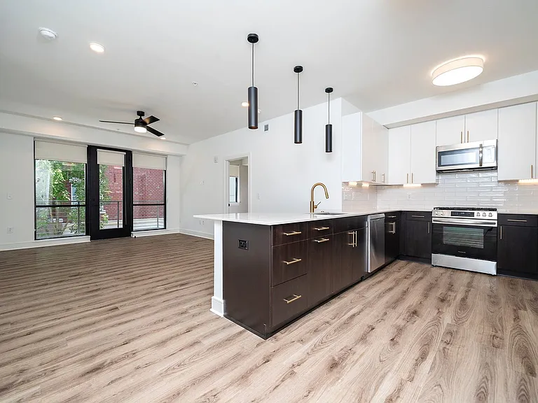 615 Peace St #304 — Photo 10
