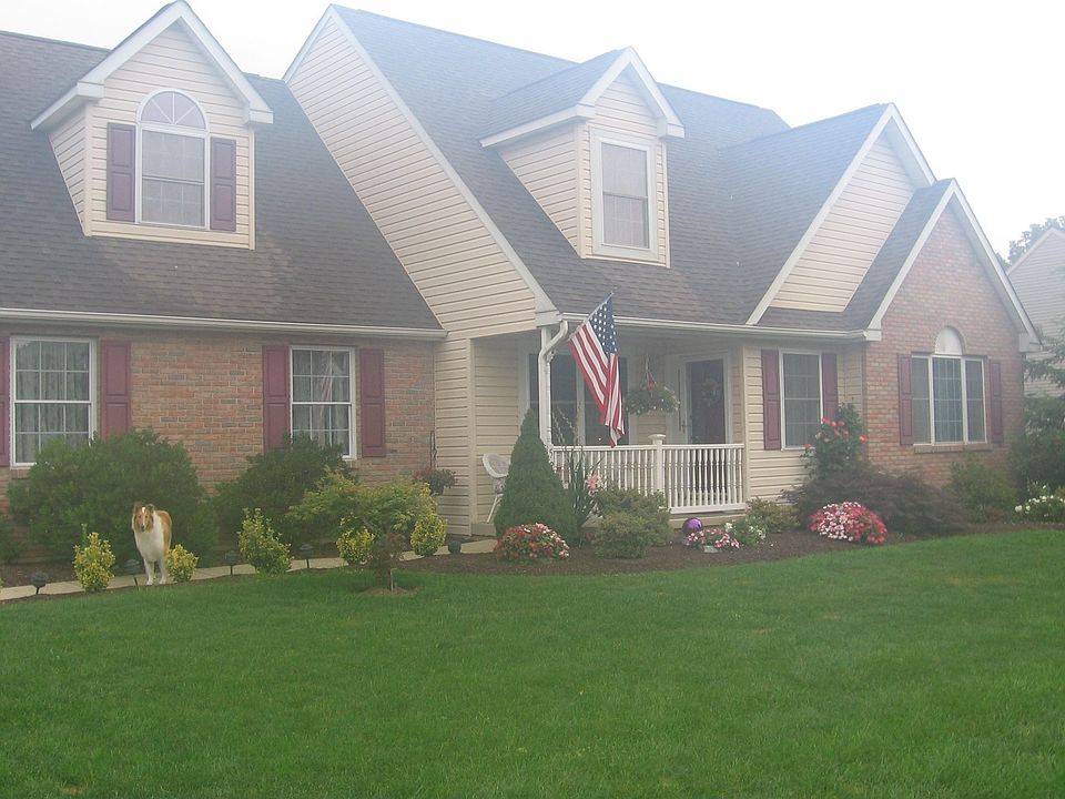 2nd image of 5215 Surrey Ct