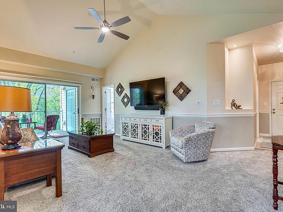 3rd image of 20933 Cedarpost Sq Unit 302