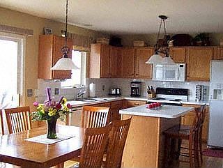 3rd image of 10361 Edgewater Trl