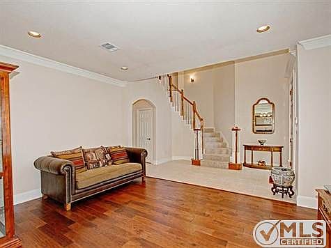 2nd image of 2137 Ironside Dr