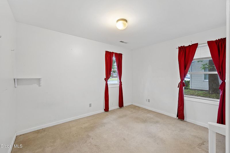 4th image of 56 Miracle Ln