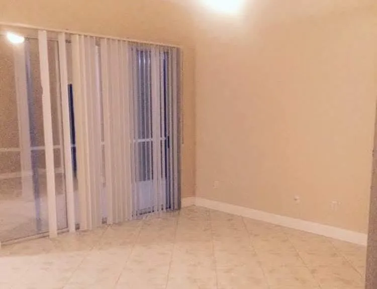 1722 Roosevelt Ave — Photo 11
