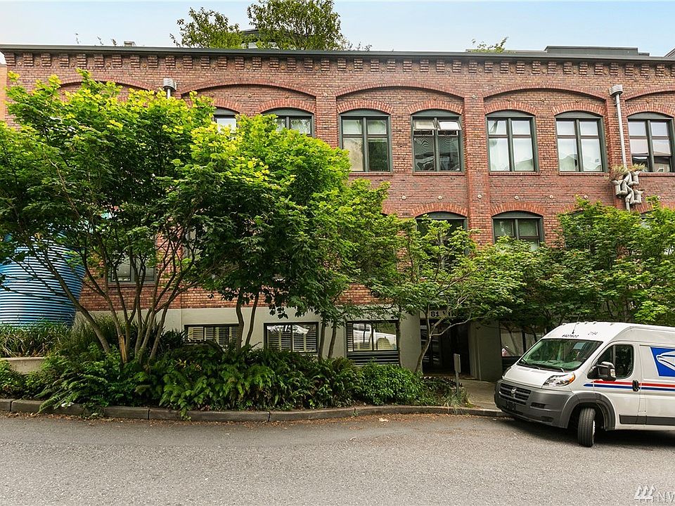 2nd image of 81 Vine St APT 208