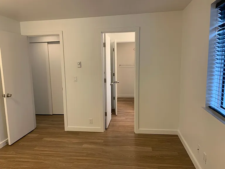 1233 Taylor Ave N — Photo 14
