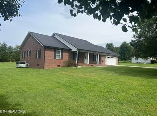2954 Dixon Rd, Maryville, TN 37801