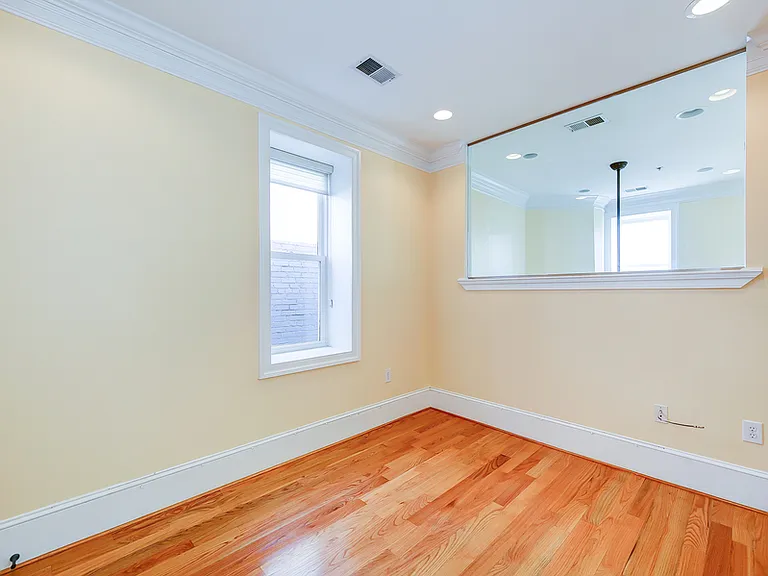 629 4th St NE #3 — Photo 19