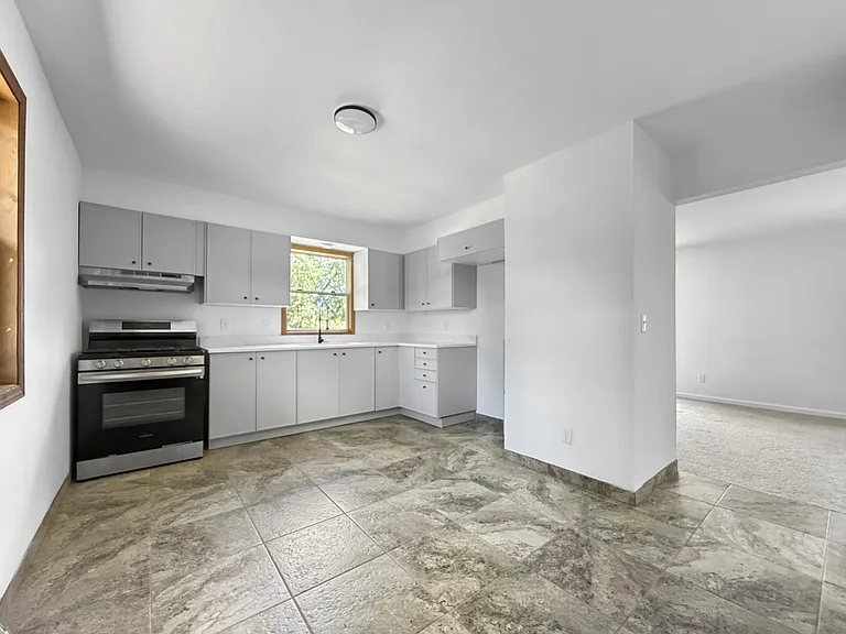 1624 Kentucky St — Photo 2