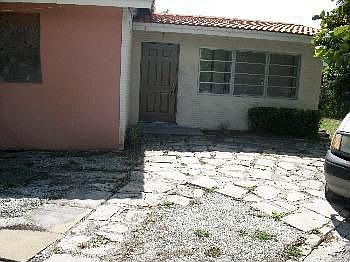 3rd image of 1112 NW 15th St