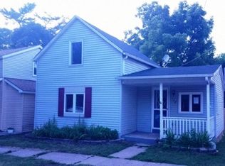 117 W 4th St, Pecatonica, IL 61063