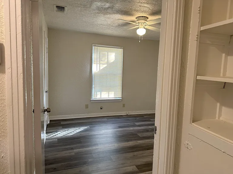 5520 Greenlee St — Photo 9